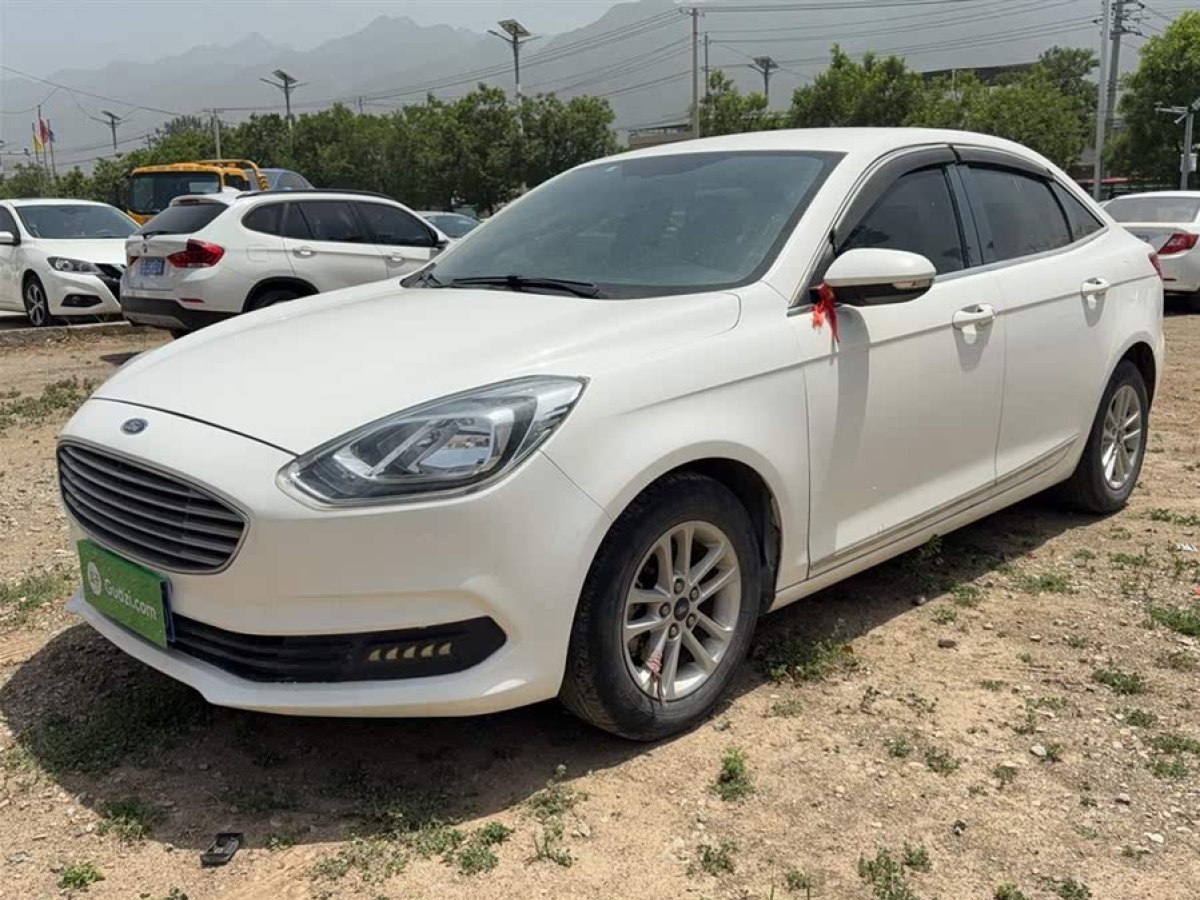 福特 福睿斯  2019款  改款 1.5L 手動質(zhì)享型 國V圖片