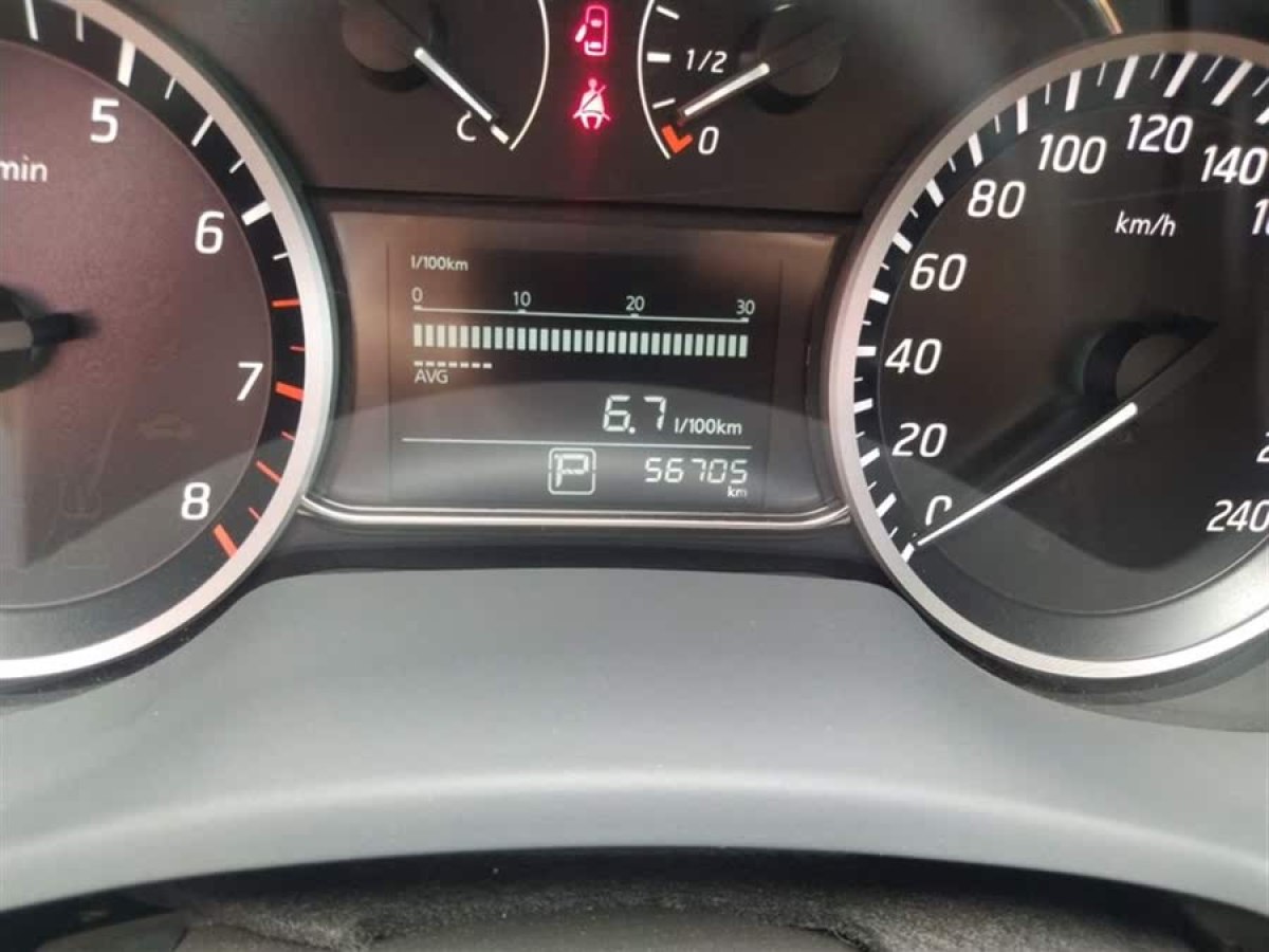 日產(chǎn) 軒逸  2019款  經(jīng)典 1.6XE CVT舒適版圖片