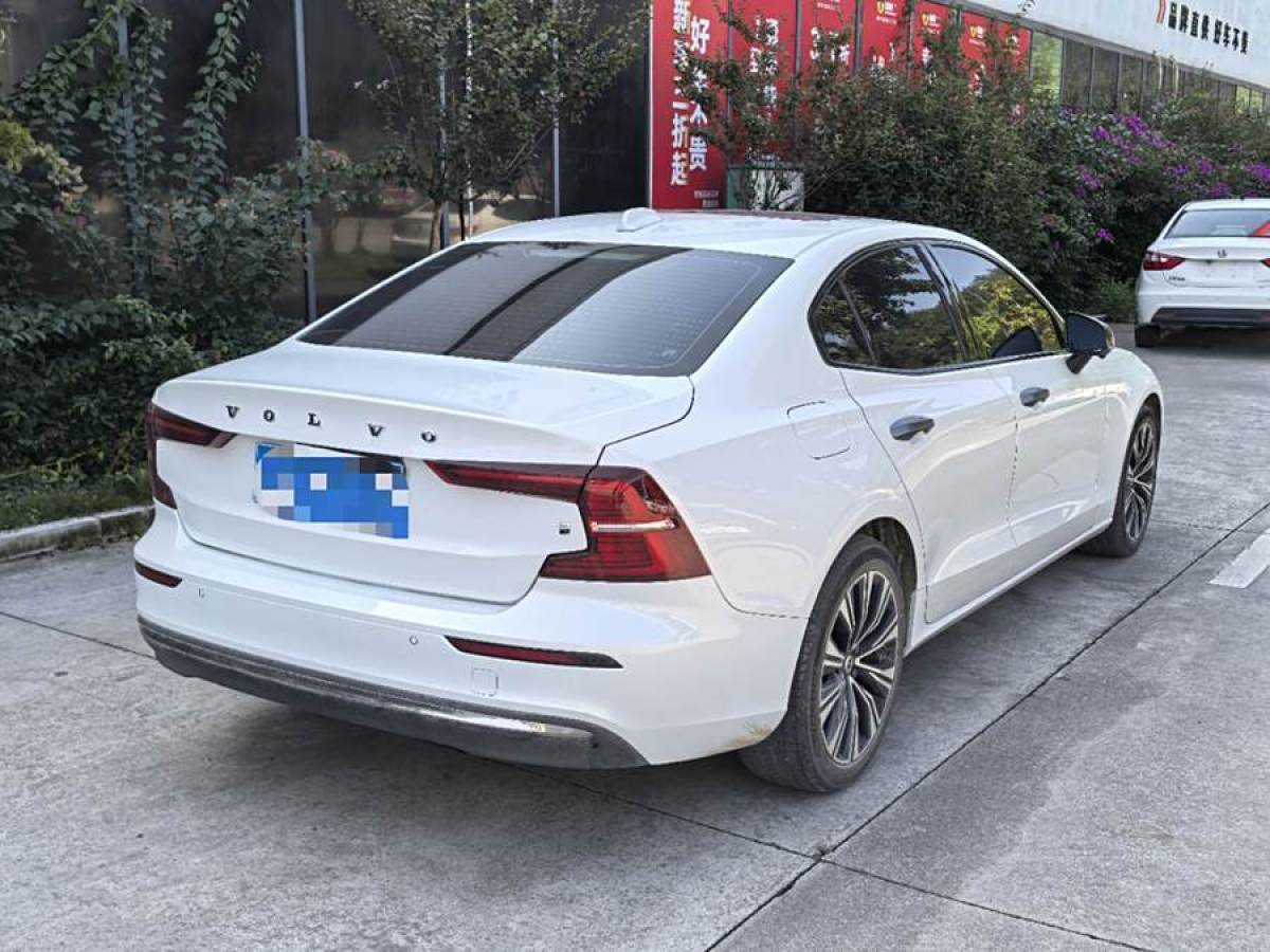 沃爾沃 S60L  2024款 B4 智遠(yuǎn)豪華版圖片