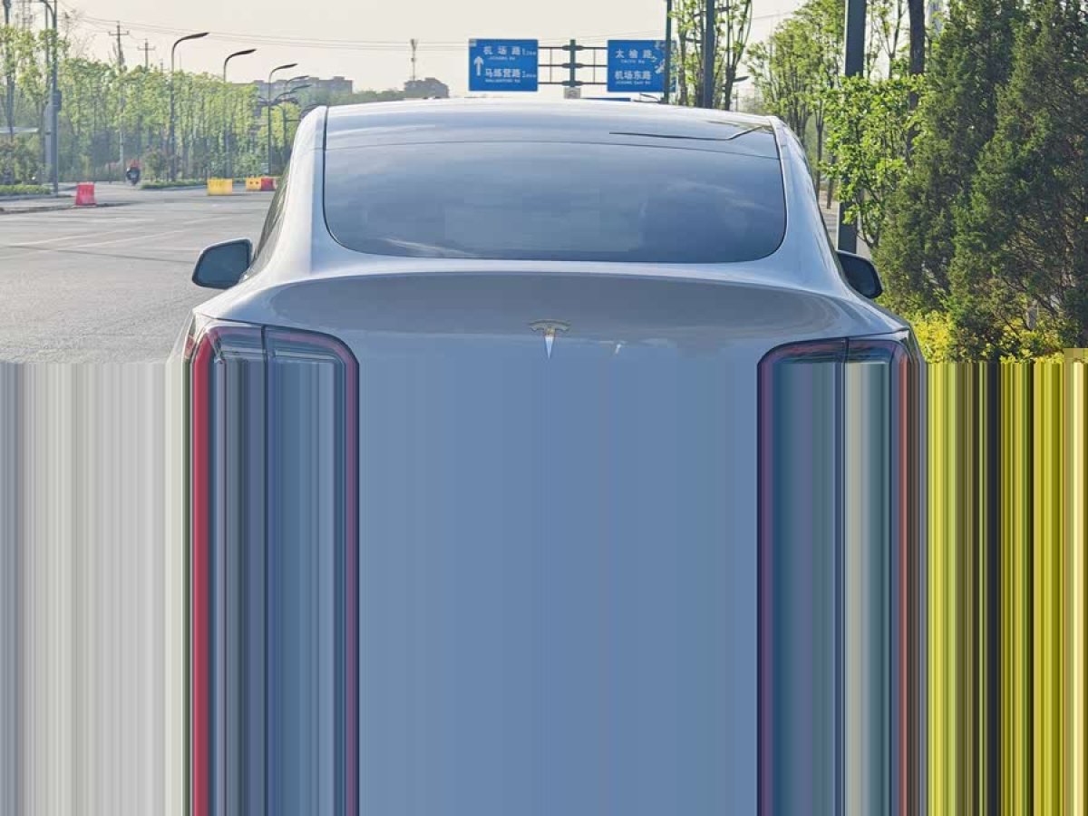 特斯拉 Model Y  2021款 標(biāo)準(zhǔn)續(xù)航后驅(qū)版圖片
