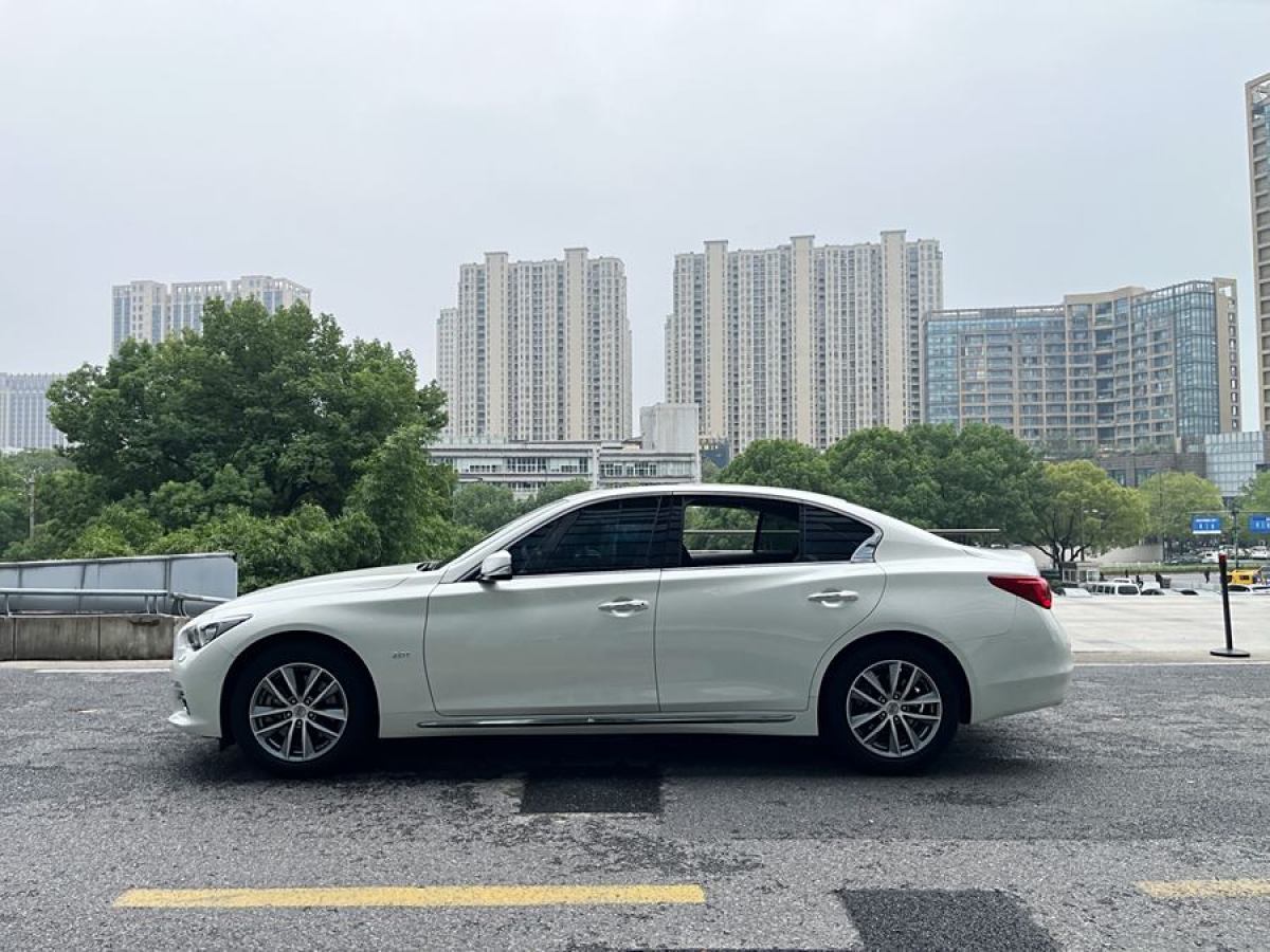 英菲尼迪 Q50L  2016款 2.0T 悅享版圖片