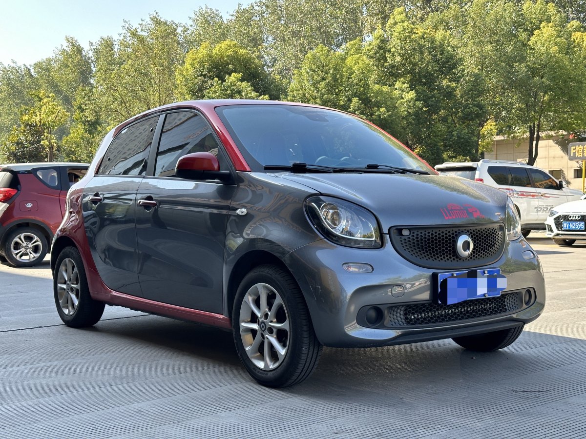 2016年9月smart forfour  2016款 1.0L 52千瓦靈動版