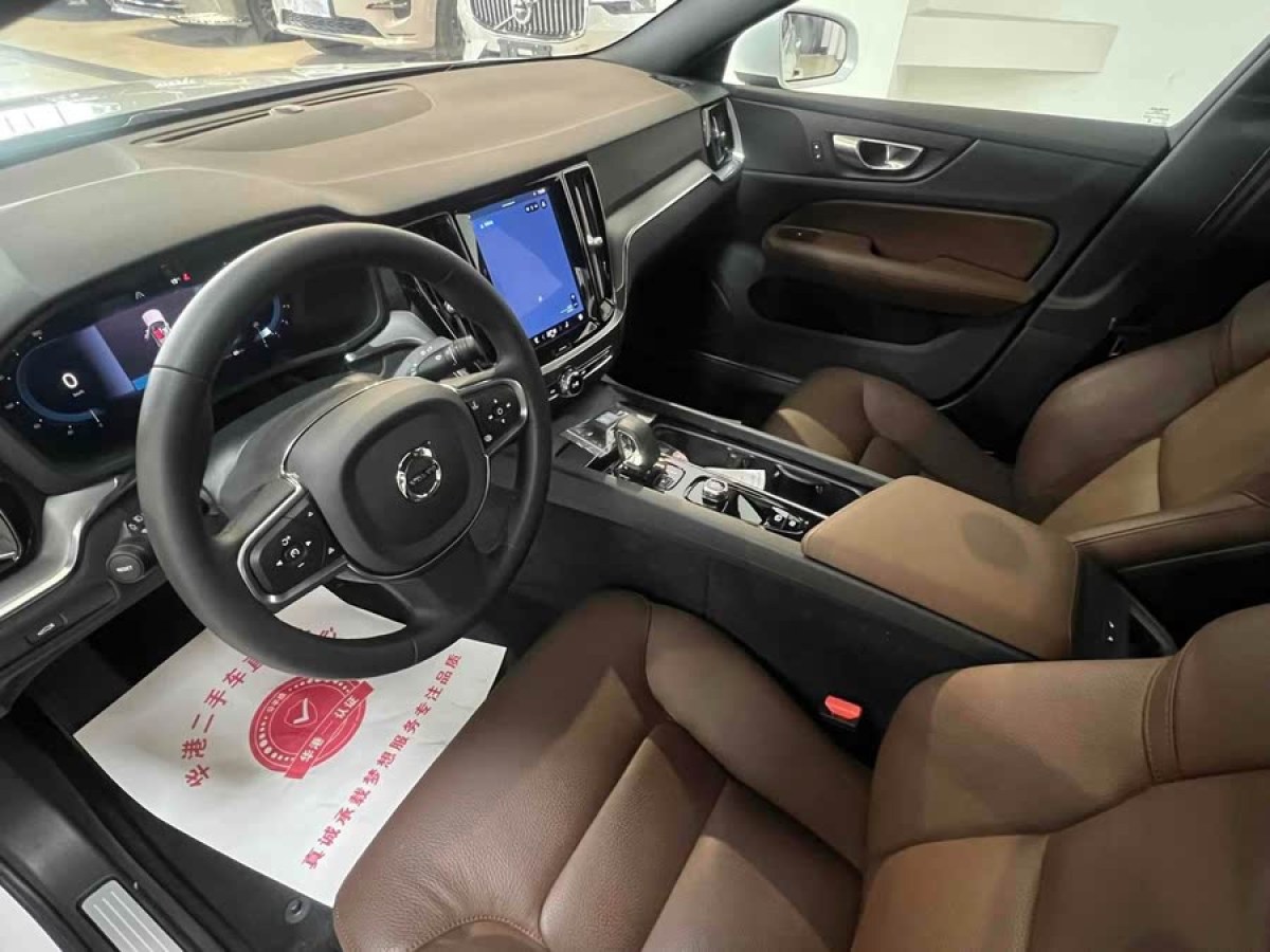 沃爾沃 S60L  2024款 B4 智逸豪華版圖片