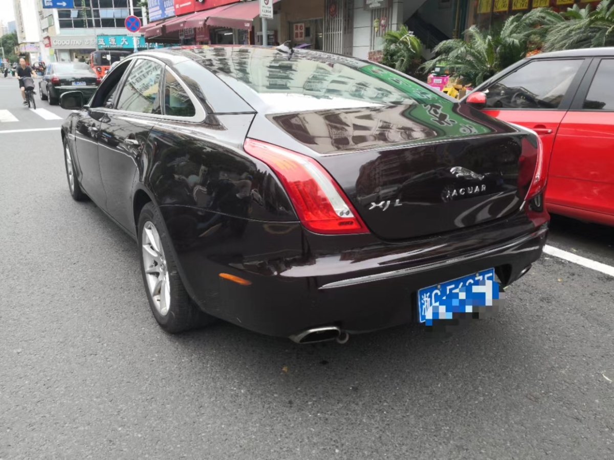 捷豹 XJ  2013款 XJL 2.0T 典雅商務(wù)版圖片