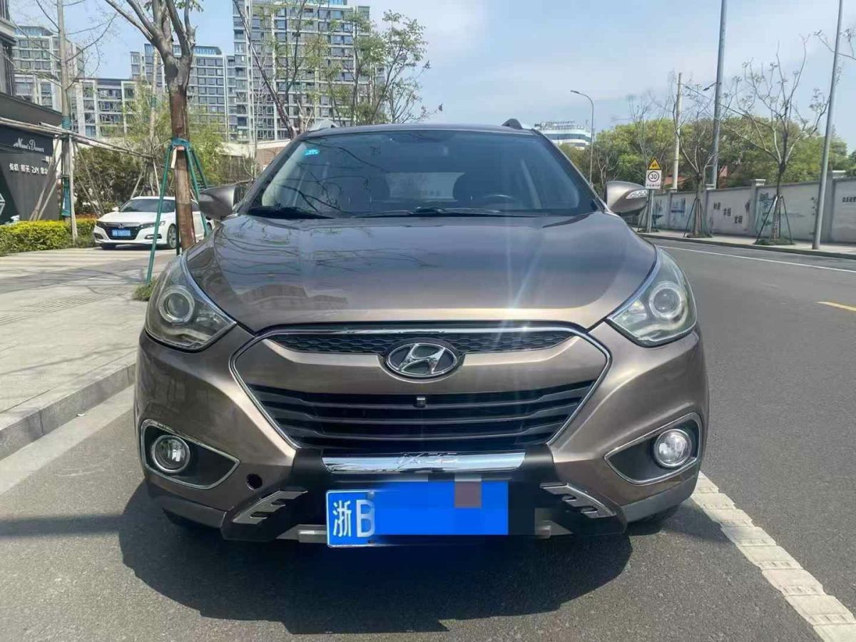 現(xiàn)代 ix35  2012款 2.0 GLS 兩驅(qū)精英天窗型圖片