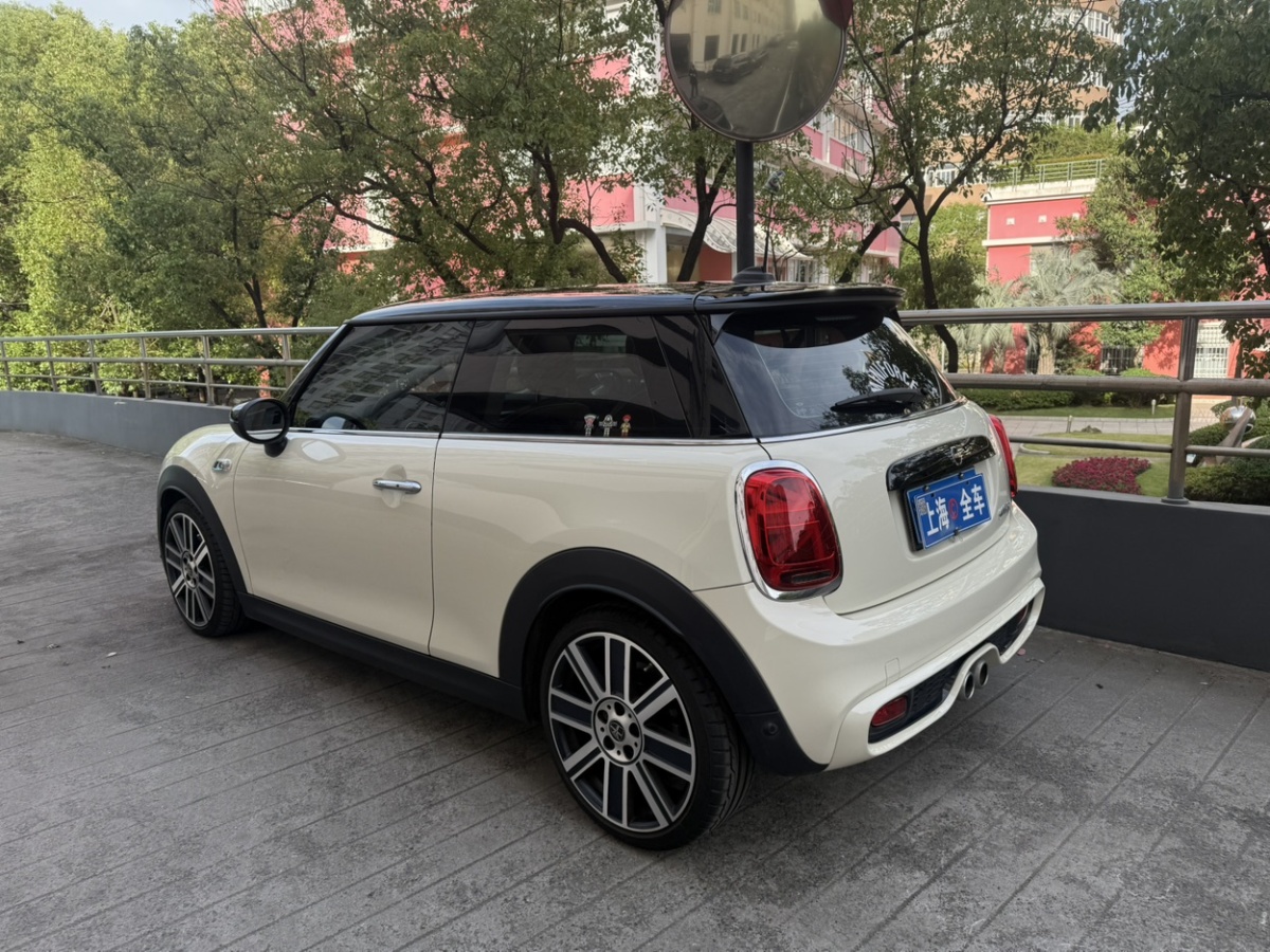 MINI MINI  2021款 2.0T COOPER S 艺术家图片