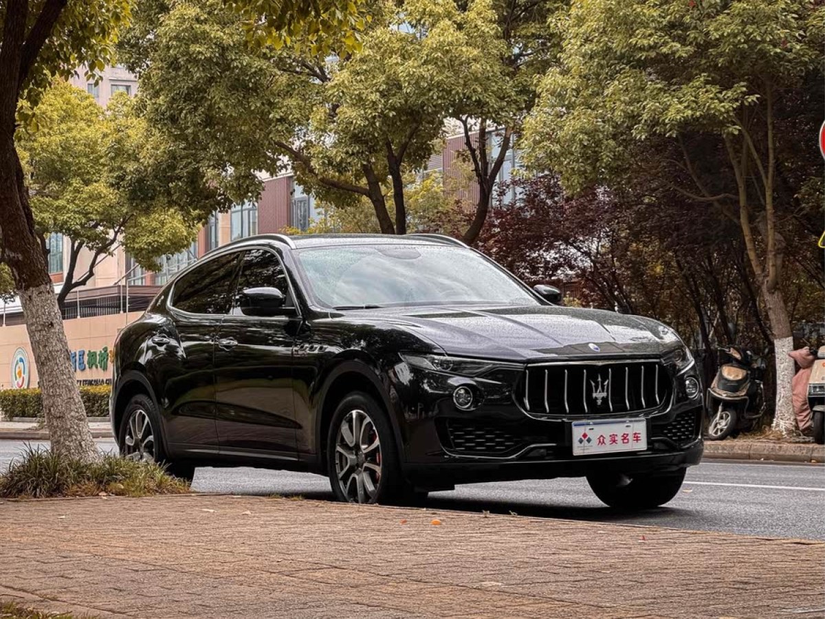 瑪莎拉蒂 Levante  2018款 3.0T 350Hp 標(biāo)準(zhǔn)版圖片