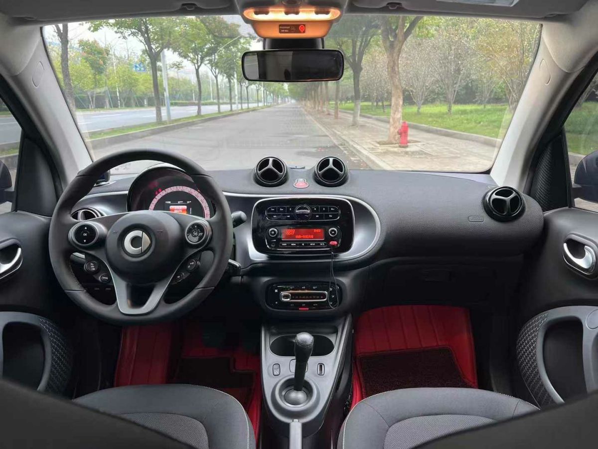 smart fortwo 圖片