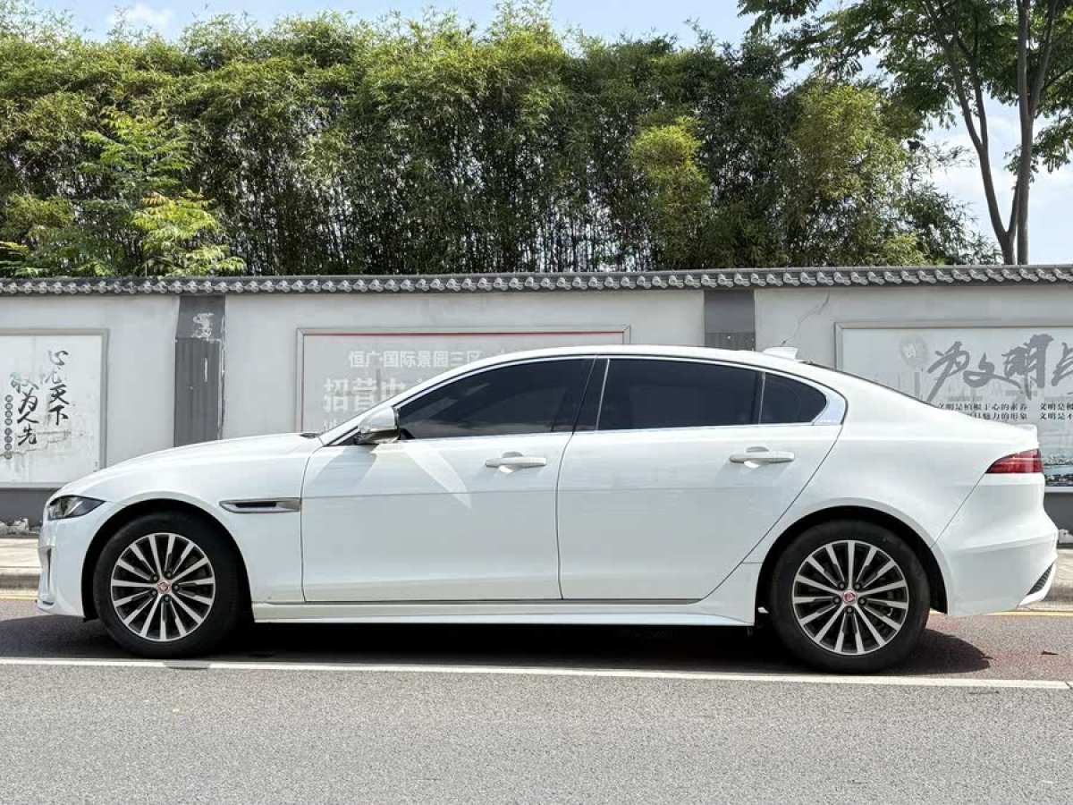 捷豹 XEL  2022款 2.0T 200PS R-DYNAMIC 青春運(yùn)動(dòng)版圖片