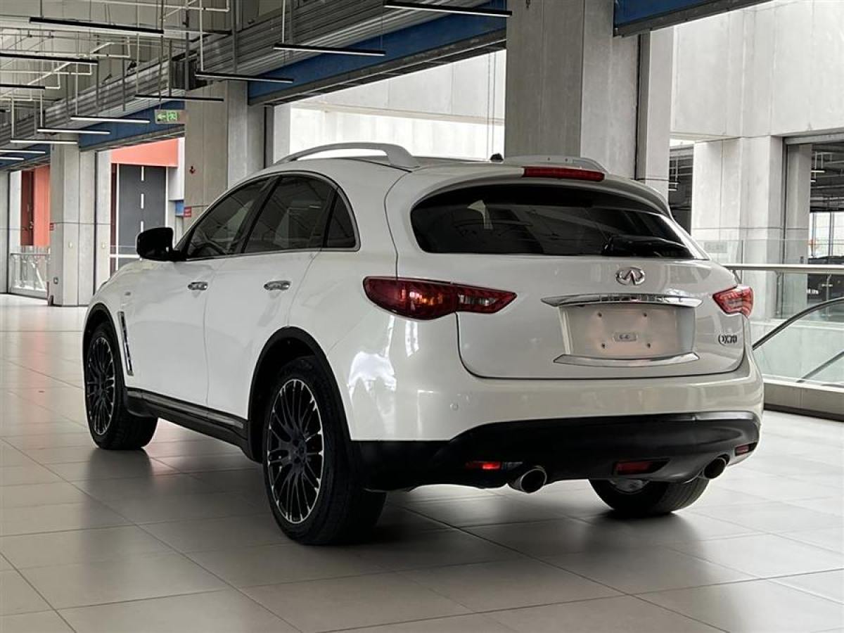 英菲尼迪 QX70  2015款 3.7L 絕影版圖片