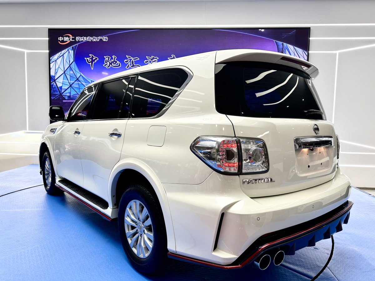 日產(chǎn) 途樂  2018款 4.0L 鉑金型圖片