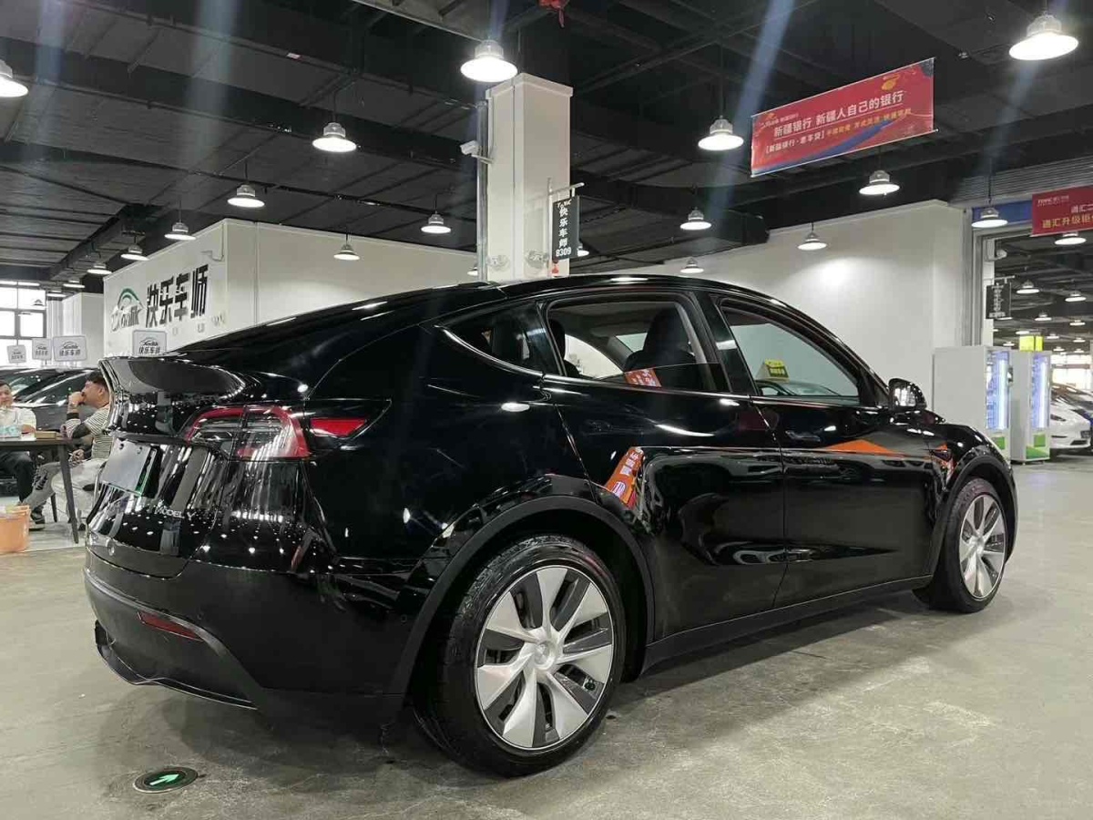 特斯拉 Model Y  2022款 后輪驅(qū)動(dòng)版圖片