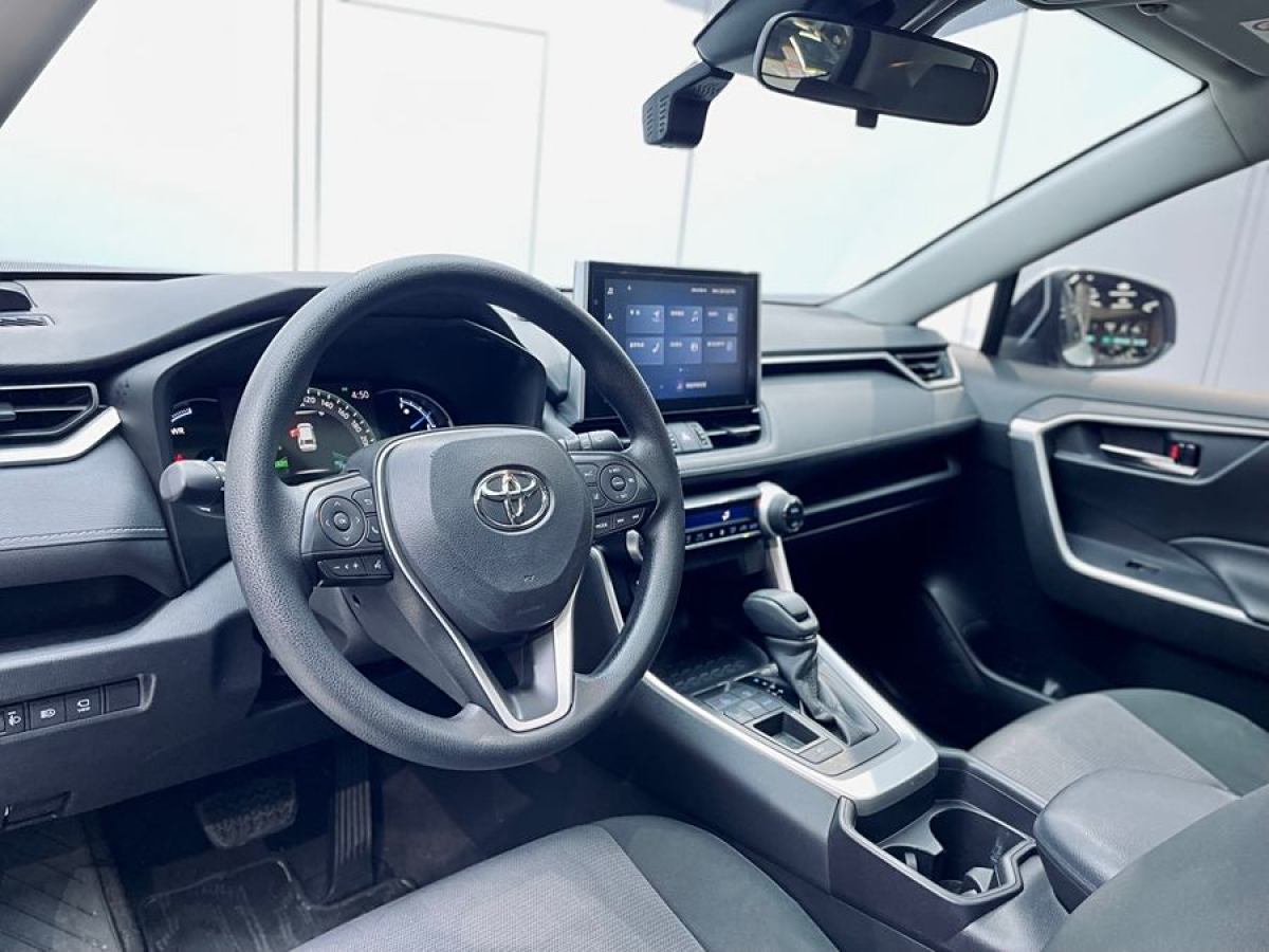 2021年5月豐田 RAV4榮放  2023款 雙擎 2.5L E-CVT兩驅(qū)精英版