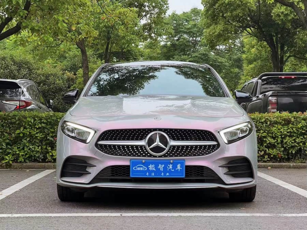 奔馳 奔馳A級(jí)  2020款 改款 A 200 L 運(yùn)動(dòng)轎車(chē)時(shí)尚型圖片