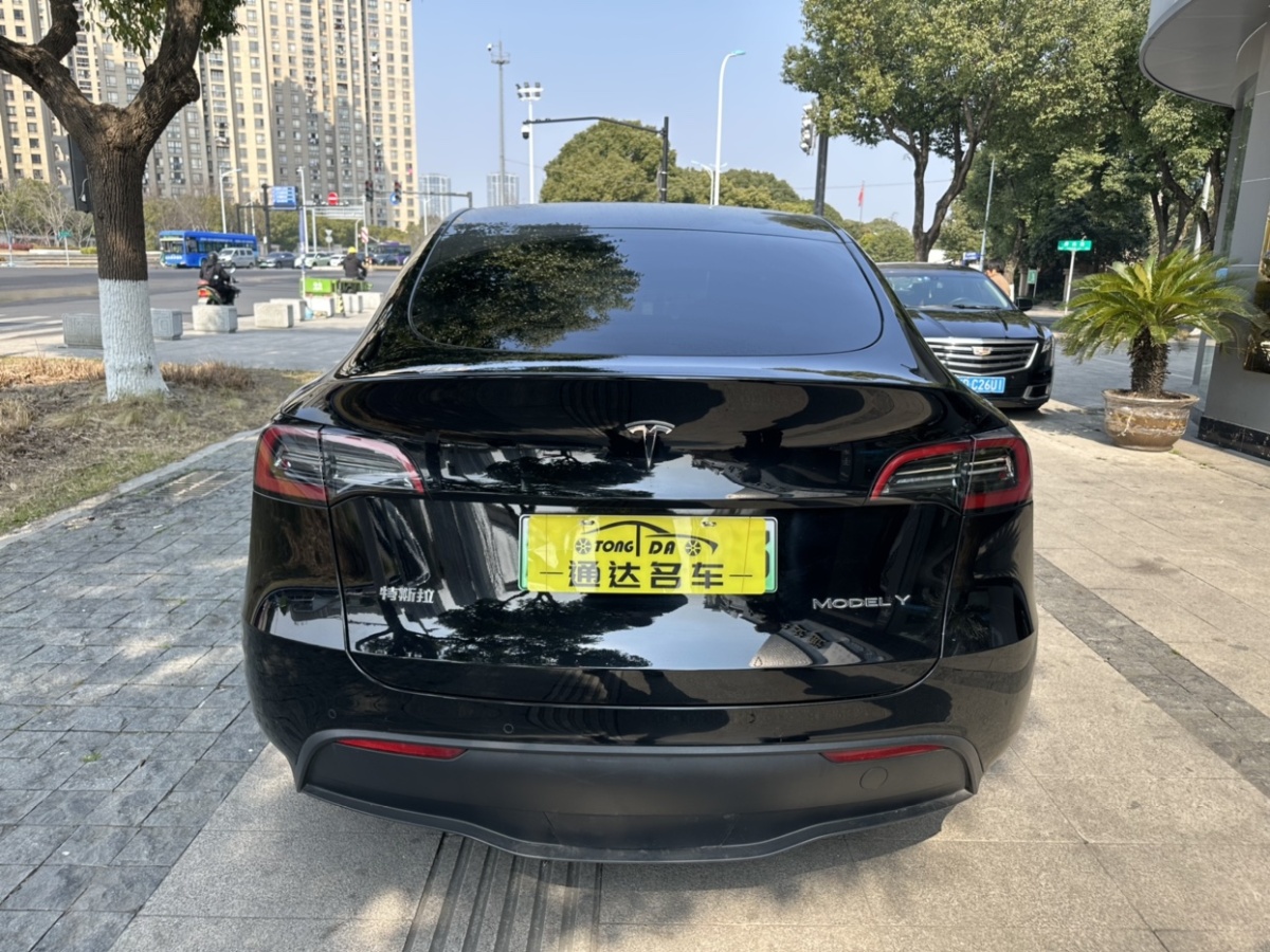 特斯拉 Model 3  2021款 改款 標(biāo)準(zhǔn)續(xù)航后驅(qū)升級版圖片