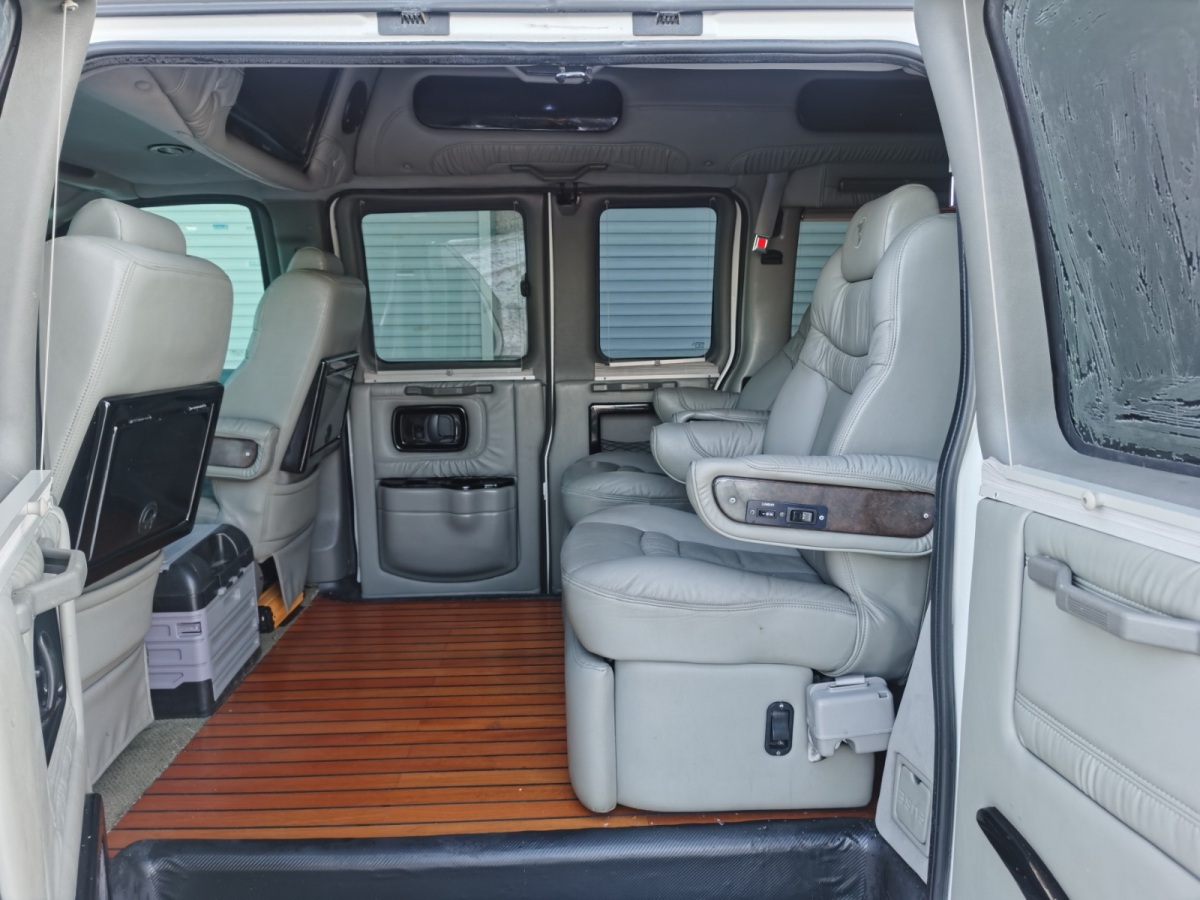 GMC SAVANA  2013款 5.3L 四驅(qū)總裁級圖片