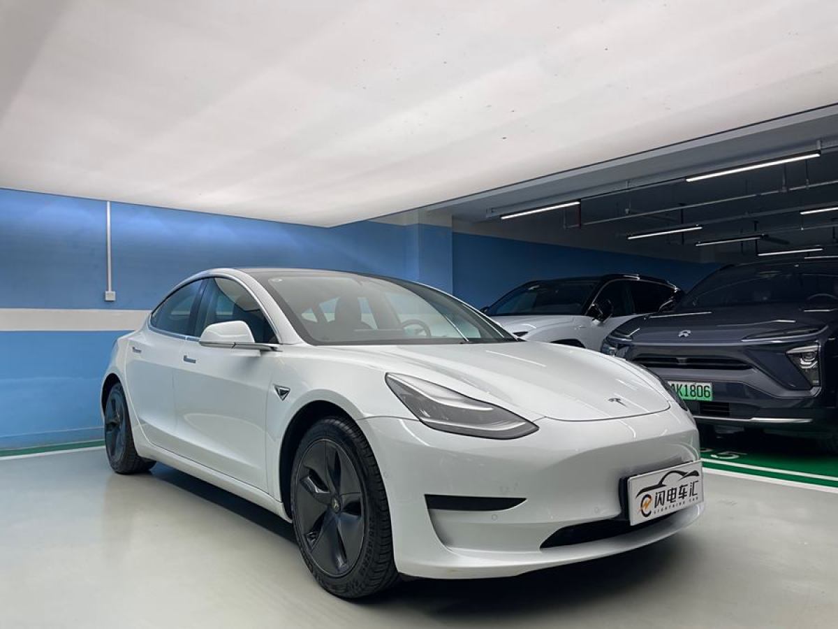 特斯拉 Model 3  2020款 改款 標(biāo)準(zhǔn)續(xù)航后驅(qū)升級版圖片