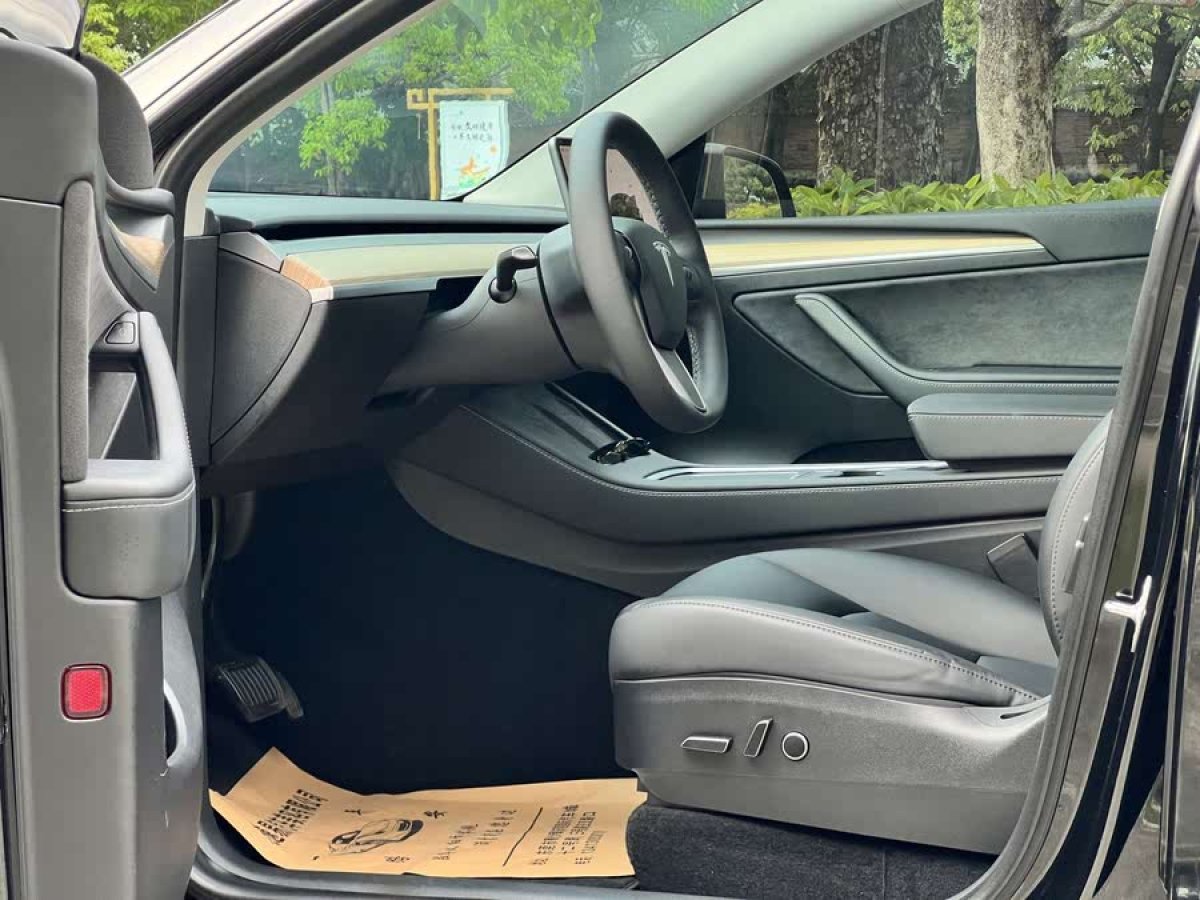 特斯拉 Model Y  2022款 改款 后輪驅(qū)動(dòng)版圖片