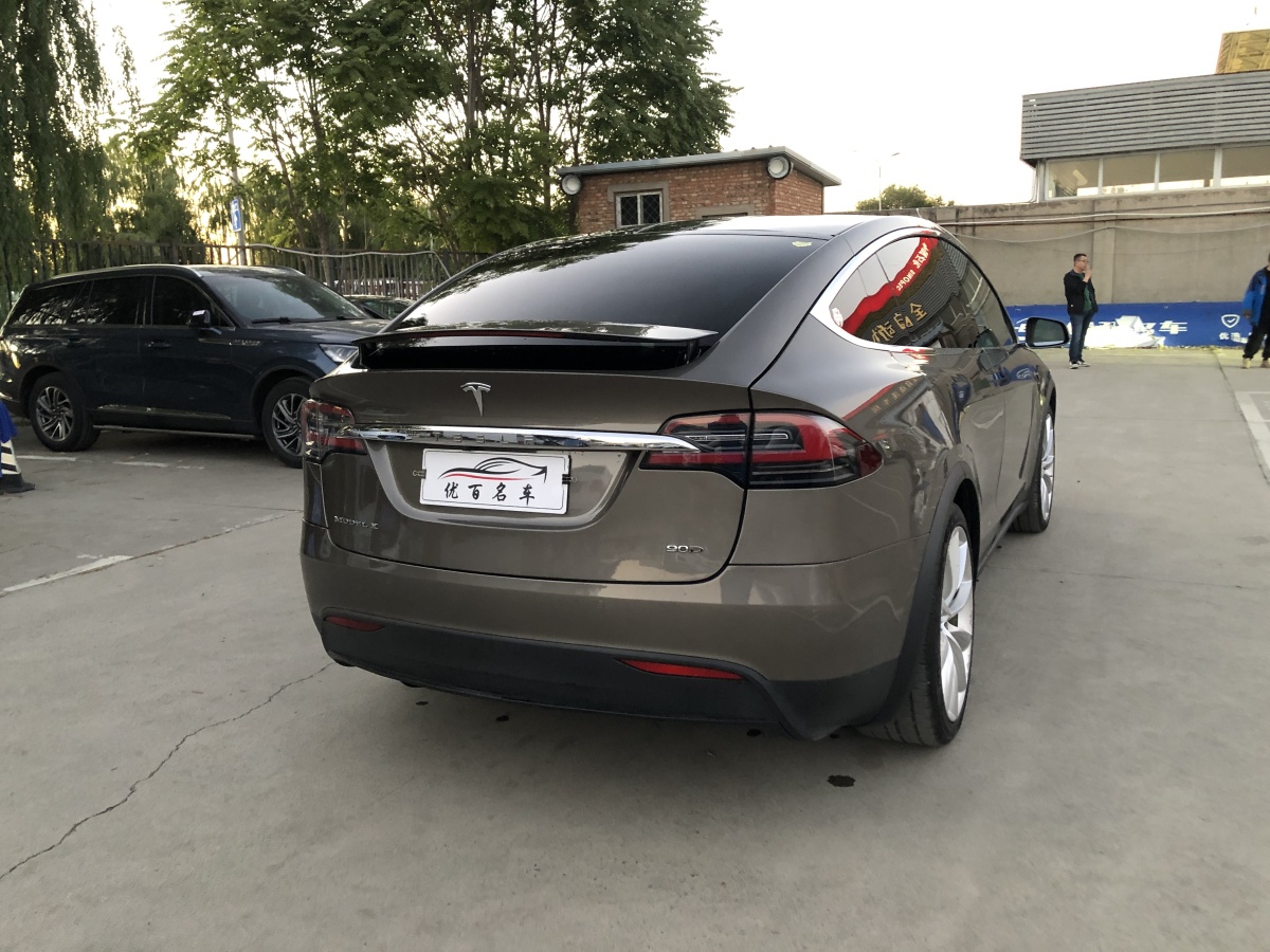 特斯拉 Model X  2016款 Model X 90D圖片