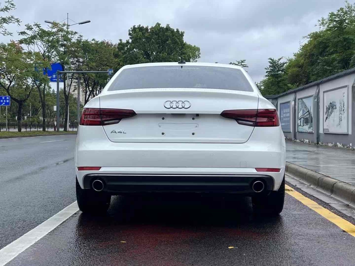 奧迪 奧迪A4L  2018款 30周年年型 40 TFSI 進(jìn)取型圖片