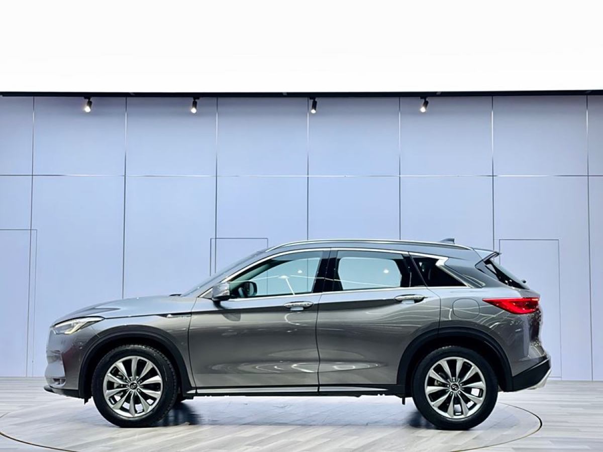 2024年1月英菲尼迪 QX50  2022款 2.0T 四驅菁英版