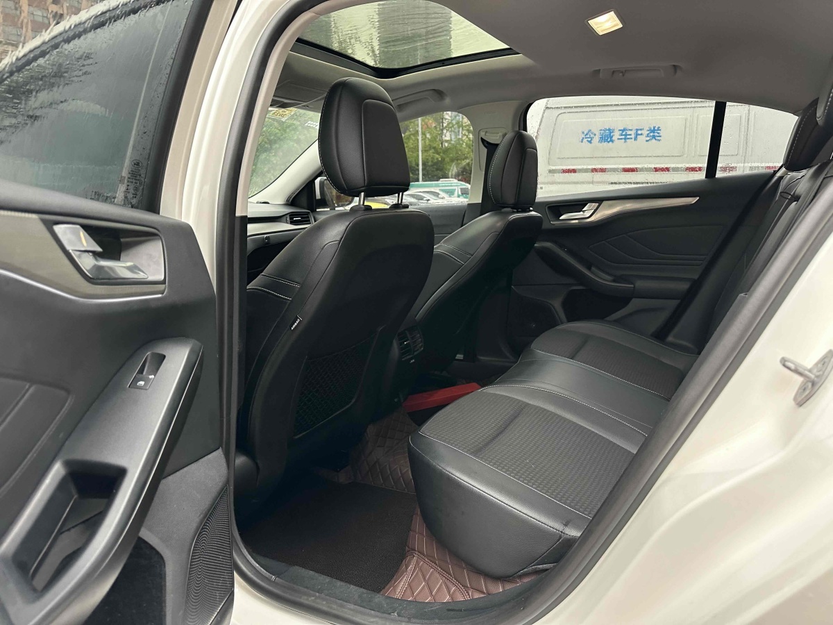 福特 福克斯  2019款 两厢 EcoBoost 180 自动锋耀型图片