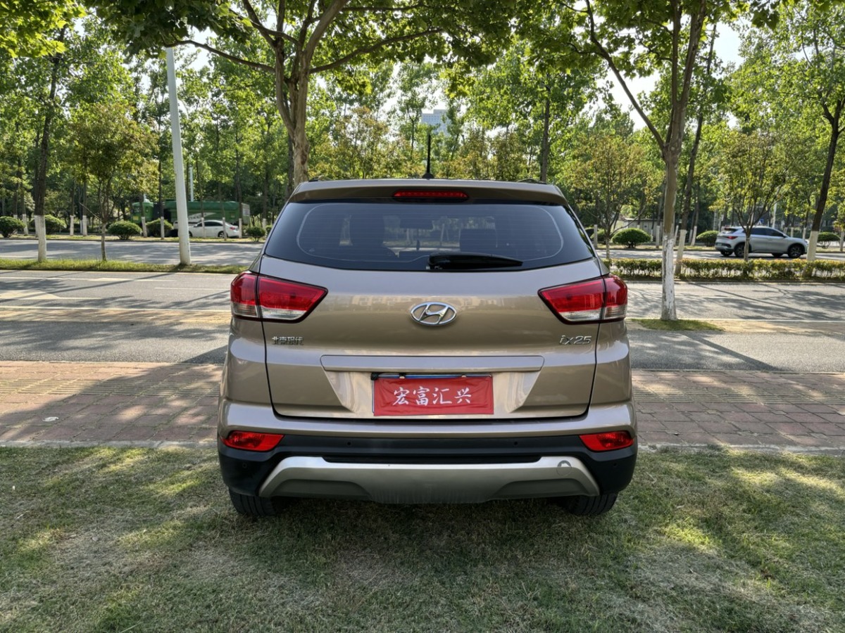 現(xiàn)代 ix25  2017款 1.6L 自動智能型圖片