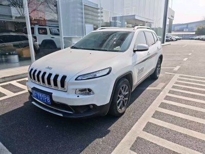 2021年3月 Jeep 自由光 2.0L 兩驅(qū)經(jīng)典運(yùn)動版圖片