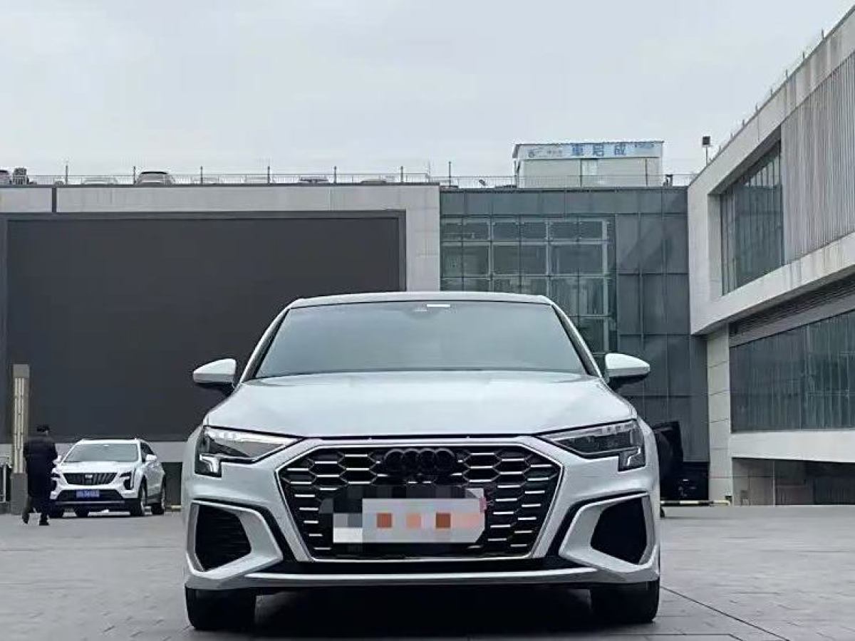 奧迪 奧迪A3  2023款 A3L Limousine 35 TFSI 時(shí)尚運(yùn)動型圖片