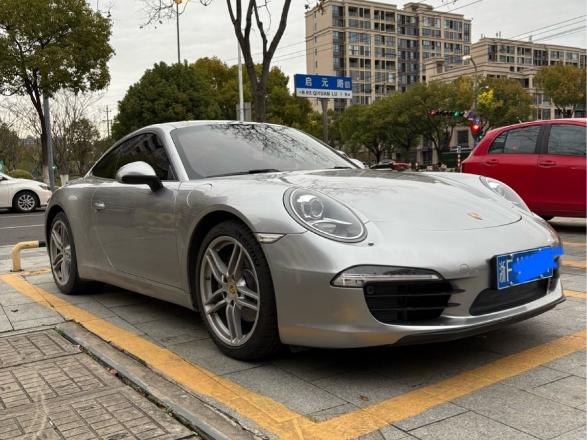 2014年3月保時(shí)捷 911  2013款 Carrera 4 3.4L