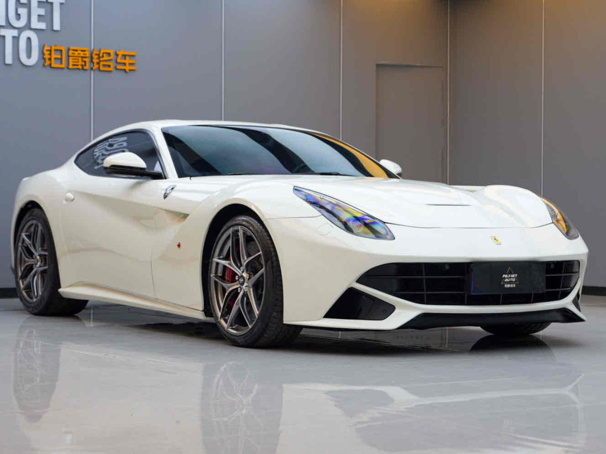 法拉利 F12berlinetta  2013款 6.3L 標(biāo)準(zhǔn)型圖片