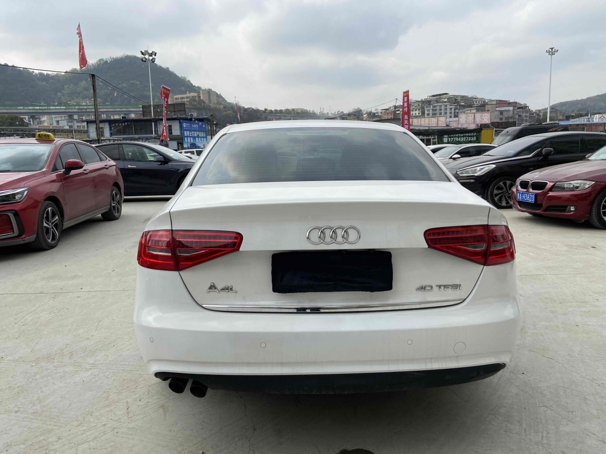 奧迪 奧迪A4L  2013款 35 TFSI 自動(dòng)標(biāo)準(zhǔn)型圖片