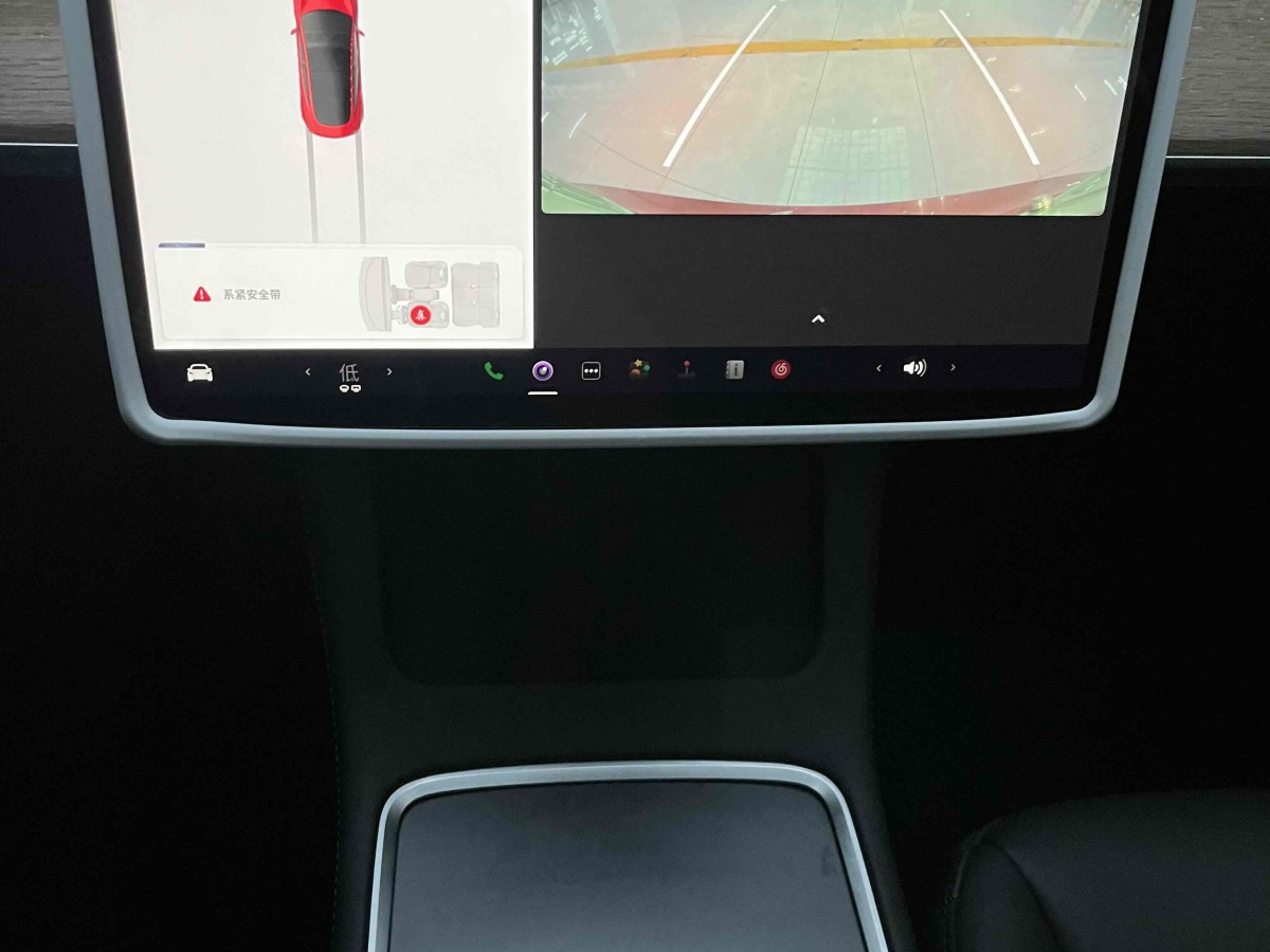 特斯拉 Model 3  2019款 標(biāo)準(zhǔn)續(xù)航后驅(qū)升級版圖片