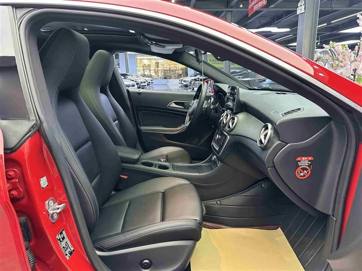 奔馳 奔馳CLA級  2018款 CLA 200 時尚型圖片