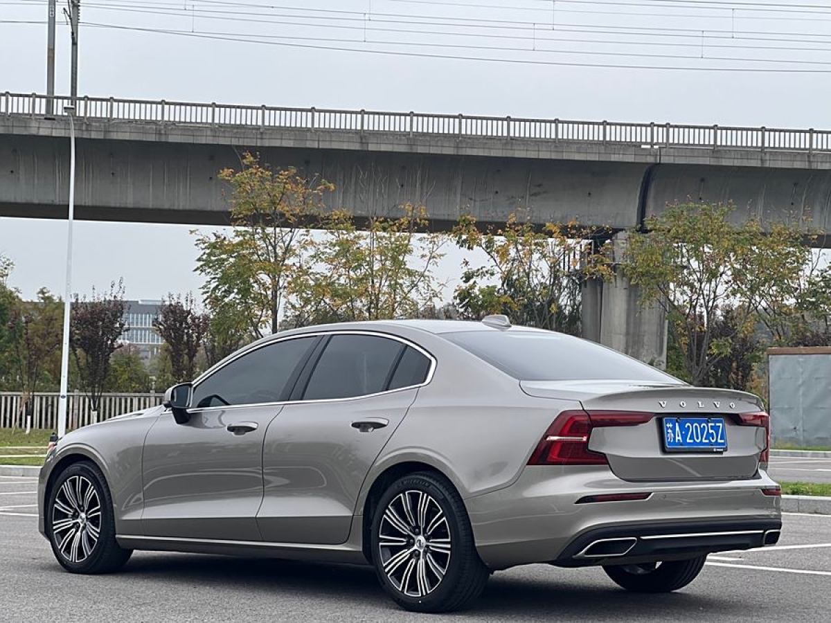 沃爾沃 S60L  2021款 T4 智遠(yuǎn)豪華版圖片