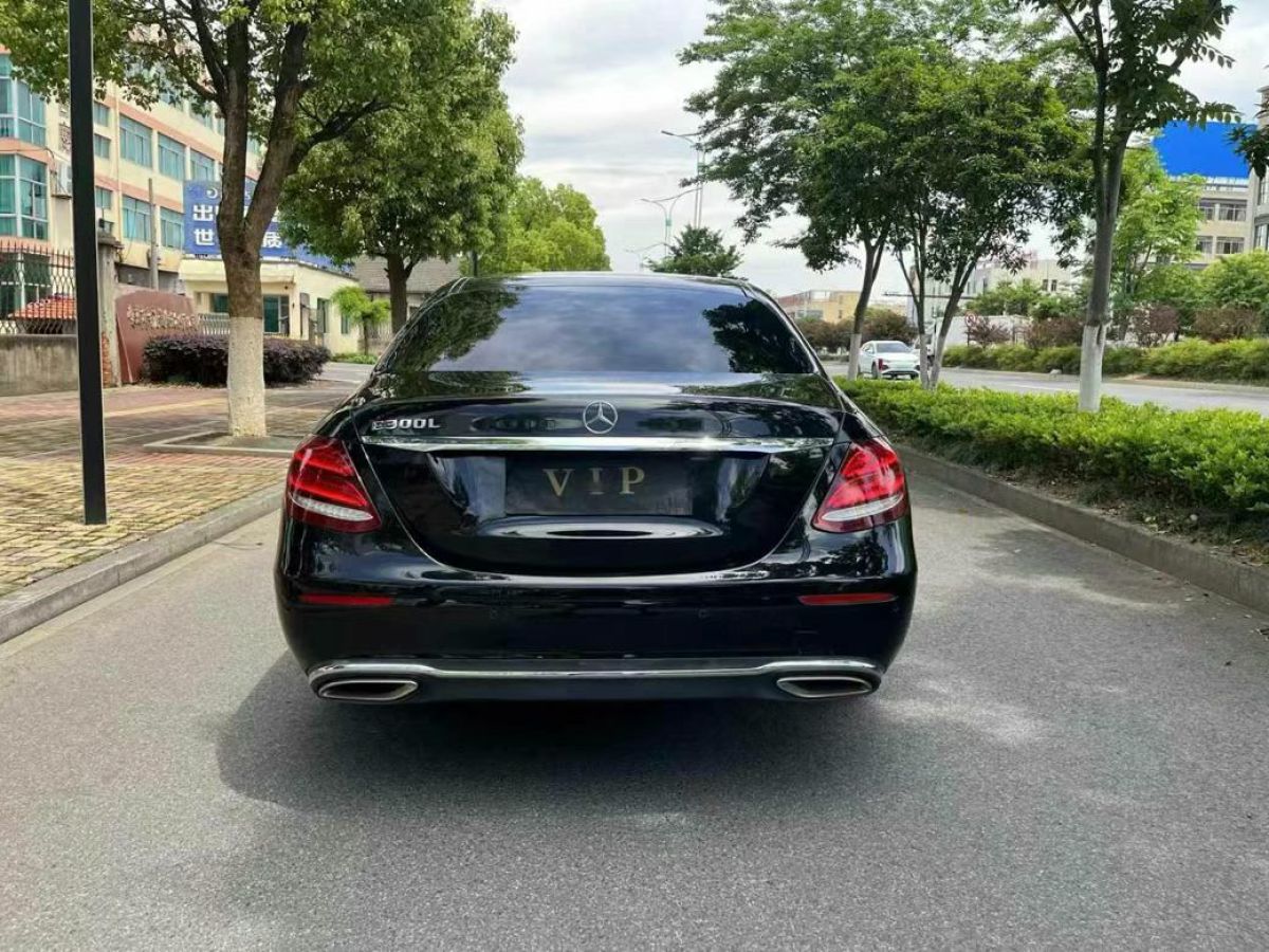 奔馳 奔馳E級  2019款 E 300 L 豪華型圖片