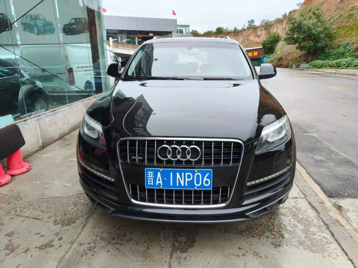 奧迪 奧迪Q7  2013款 Q7 35TDI quattro 領(lǐng)先型圖片