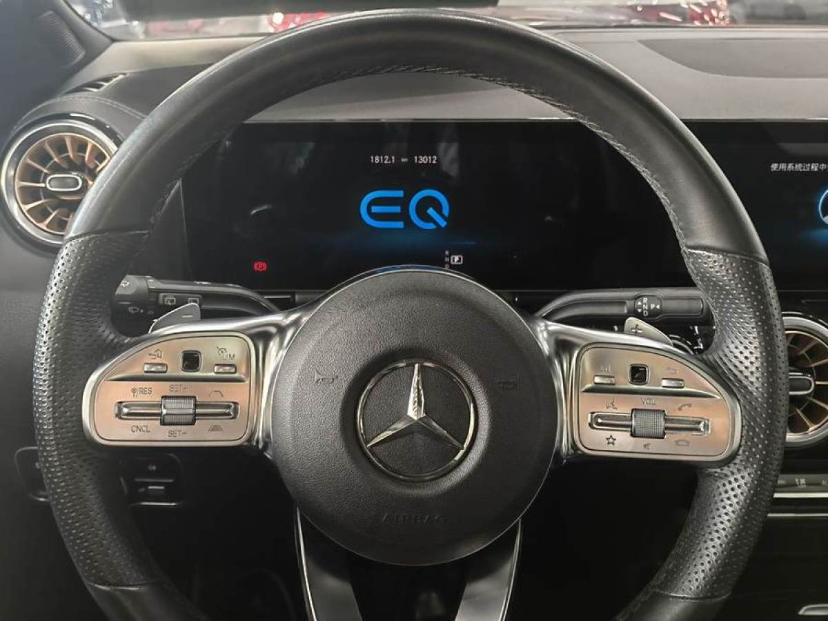 奔馳 奔馳EQA  2022款 EQA 300 4MATIC 首發(fā)特別版圖片