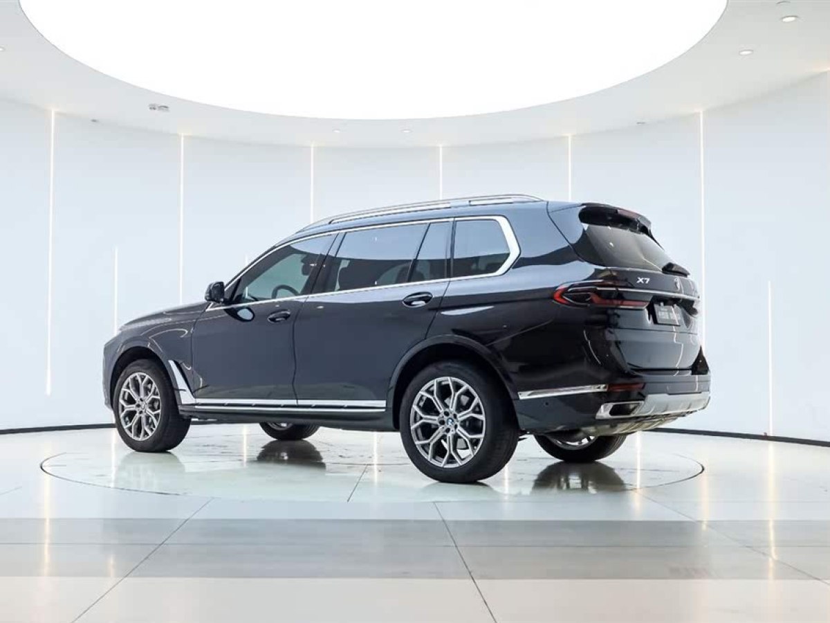 寶馬 寶馬X7  2023款 xDrive40i 領(lǐng)先型豪華套裝圖片