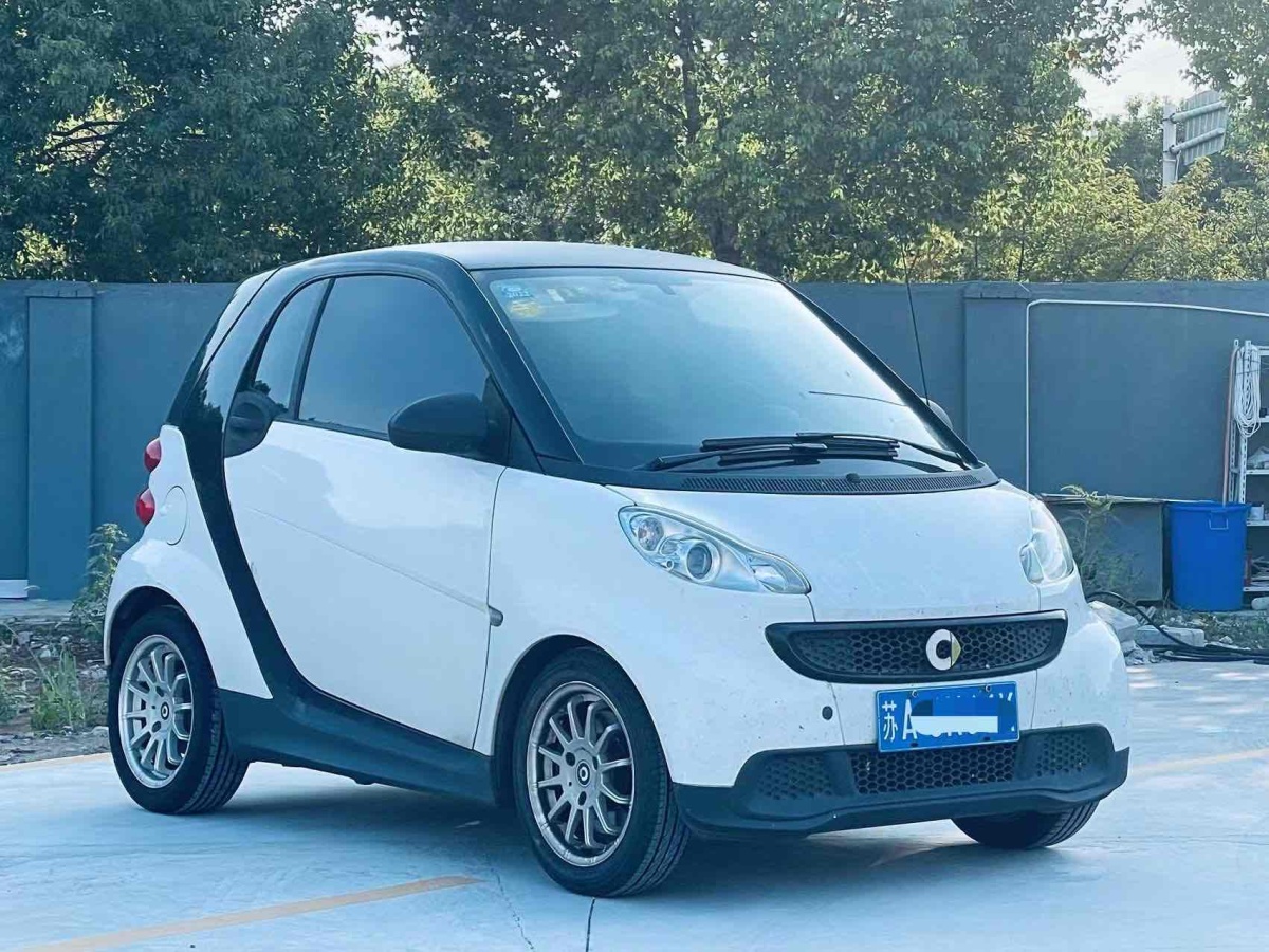 smart fortwo  2012款 1.0 MHD 硬頂標(biāo)準(zhǔn)版圖片