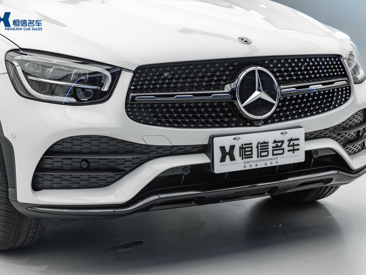 2020年11月奔馳 奔馳GLC  2023款 GLC 300 4MATIC 轎跑SUV