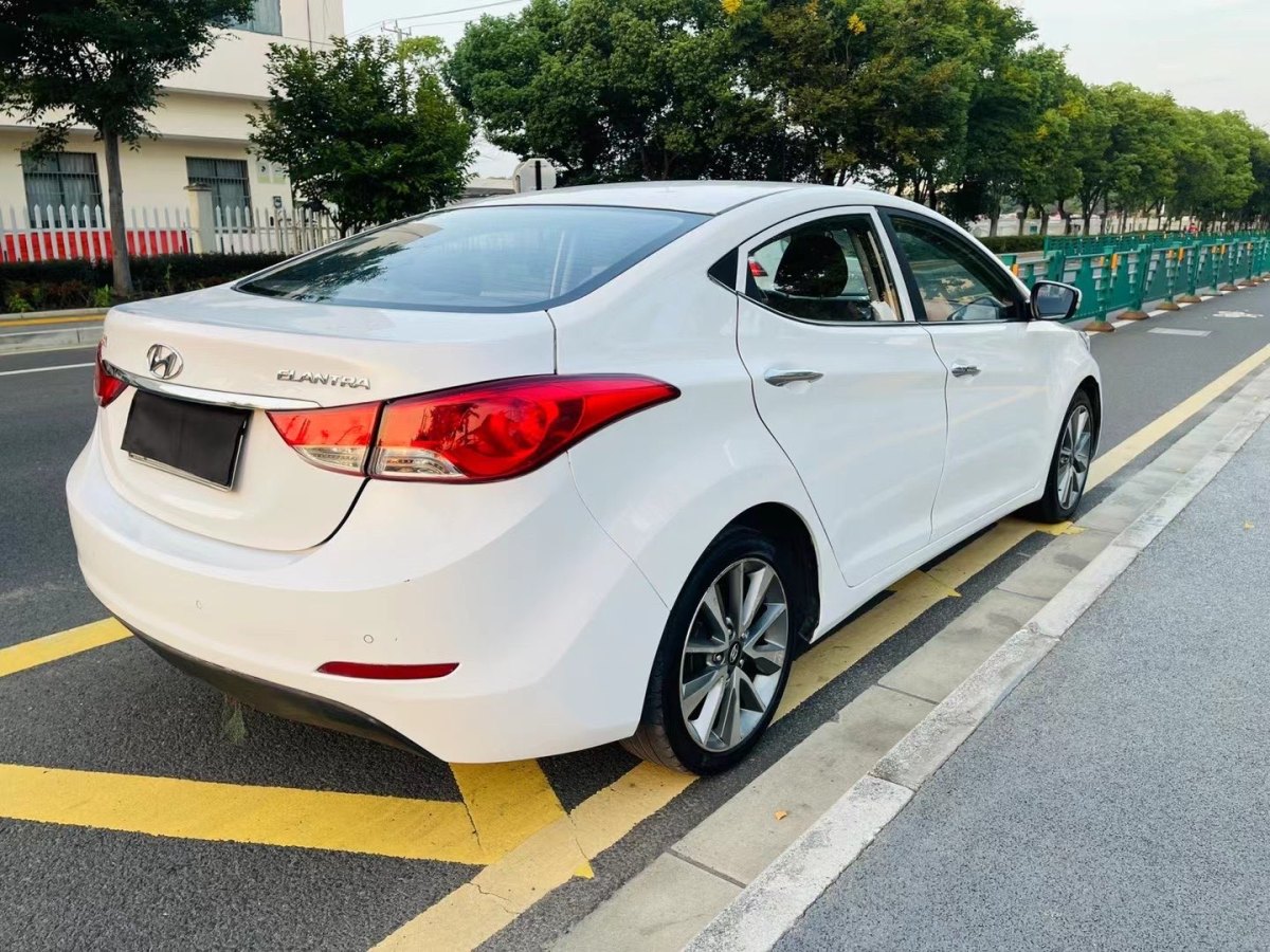 現(xiàn)代 朗動  2015款 1.6L 自動領(lǐng)先型圖片