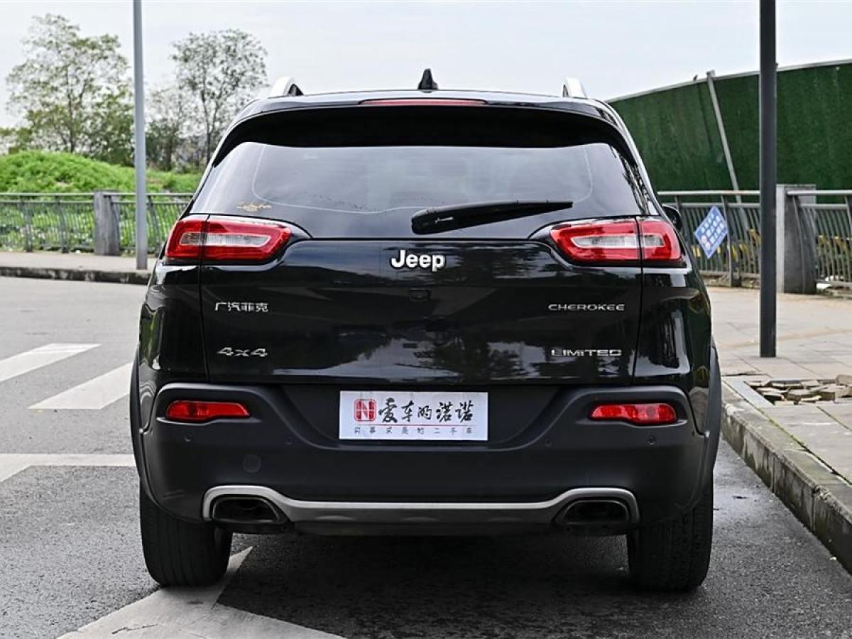 Jeep 自由光  2016款 2.4L 優(yōu)越版圖片