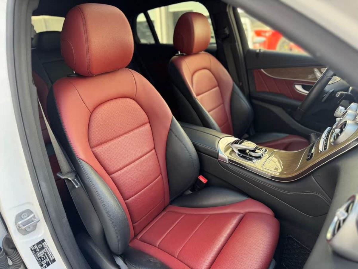 奔馳 奔馳GLC  2023款 改款 GLC 260 4MATIC 轎跑SUV圖片