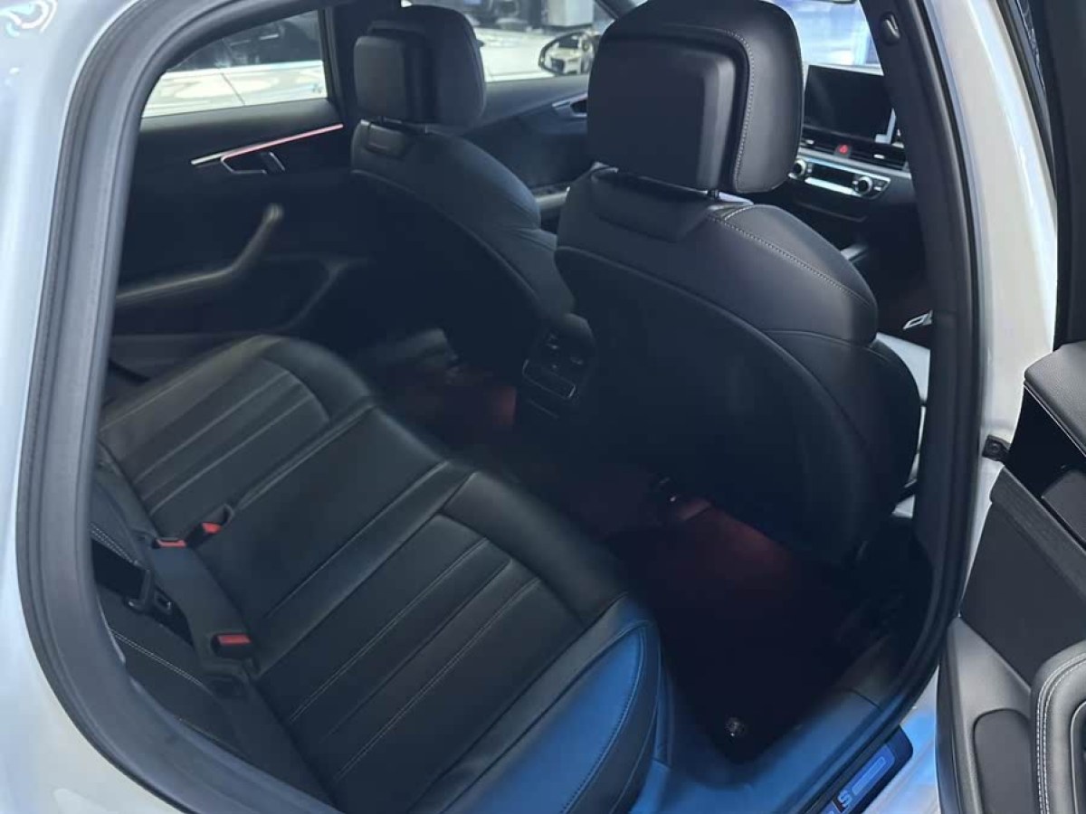 奧迪 奧迪A4L  2022款 40 TFSI 時(shí)尚動(dòng)感型圖片