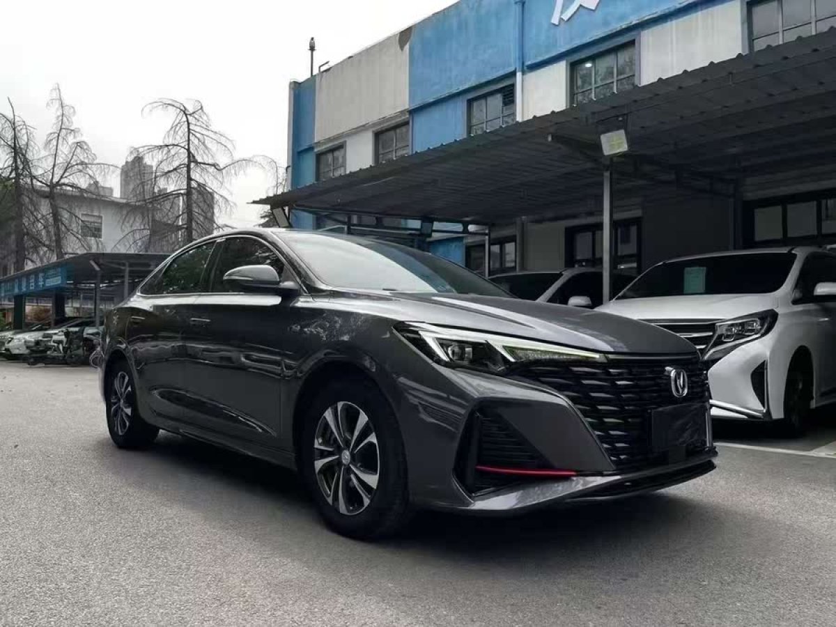 長(zhǎng)安 逸動(dòng)  2022款 PLUS 藍(lán)鯨NE 1.4T GDI DCT尊貴版圖片