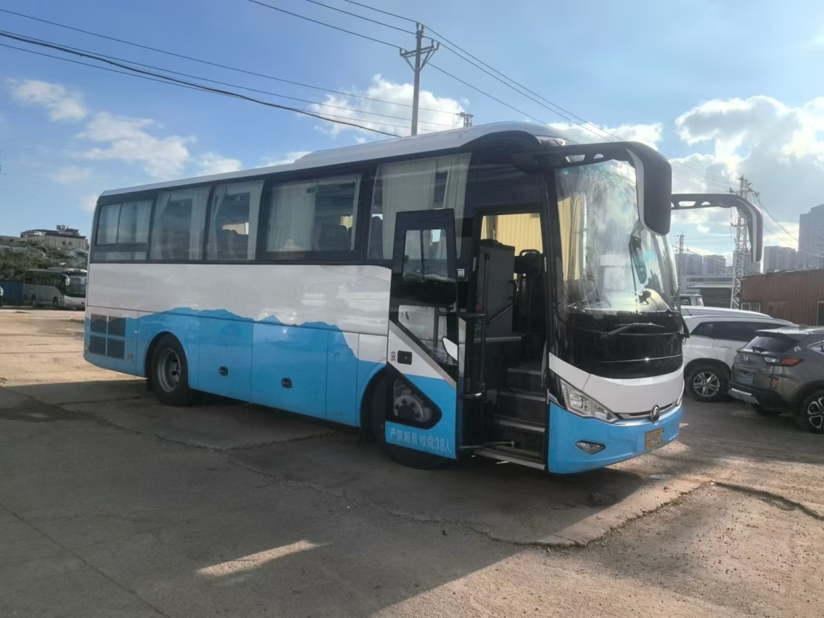 國六38座宇通6907旅游車圖片