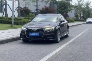 奧迪A3 奧迪 30周年年型 Limousine 35 TFSI 時(shí)尚型