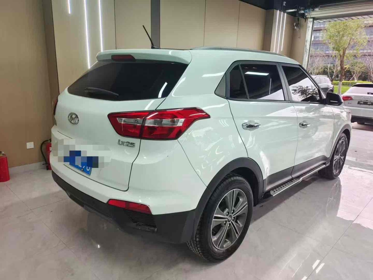 現(xiàn)代 ix25  2015款 1.6L 自動兩驅智能型GLS圖片