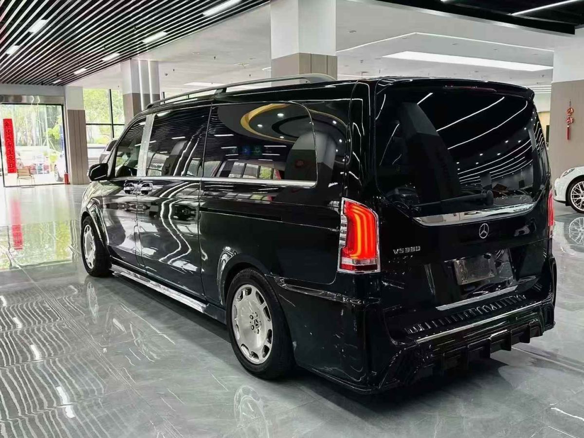 奔馳 V級(jí)  2020款 V 260 L 長(zhǎng)軸距豪華版圖片